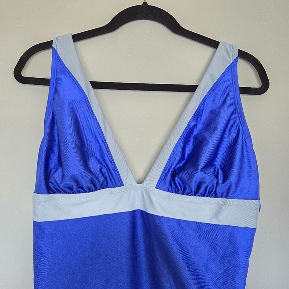 DKNY Plunging Blue Colorblock Swimsuit Size 16 Summer Vacation Minimalist Chic - Picture 4 of 8